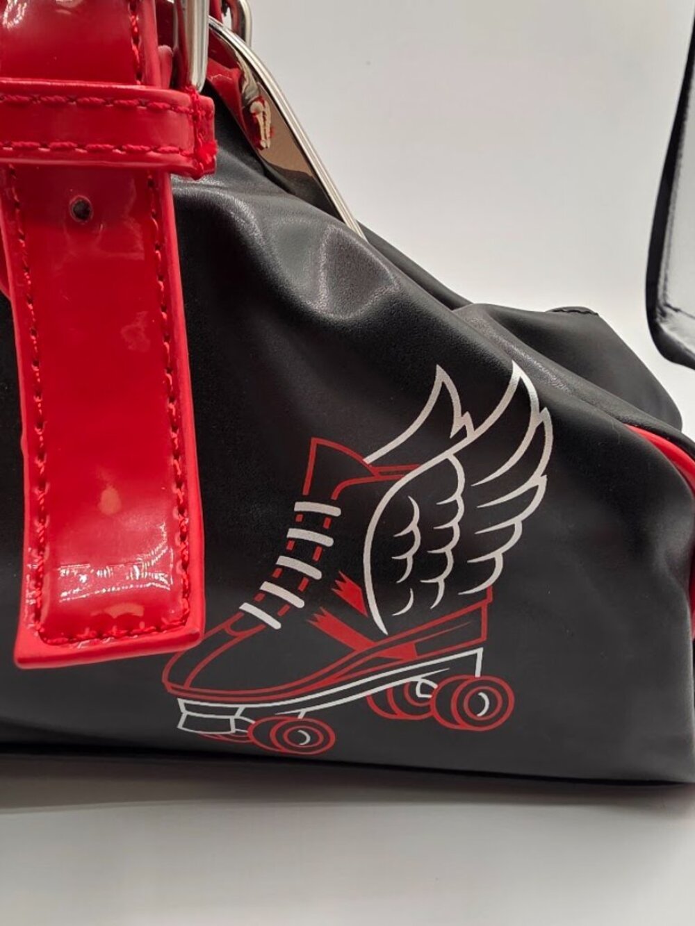 Sourpuss Retro Design Roller Derby Winged Flying Skate Handbag - Picture 3 of 13
